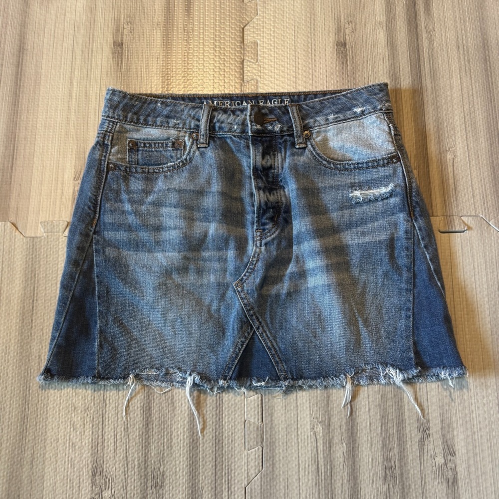 American Eagle Outfitters Women Raw Hem Denim Mini Skirt Blue Size 2